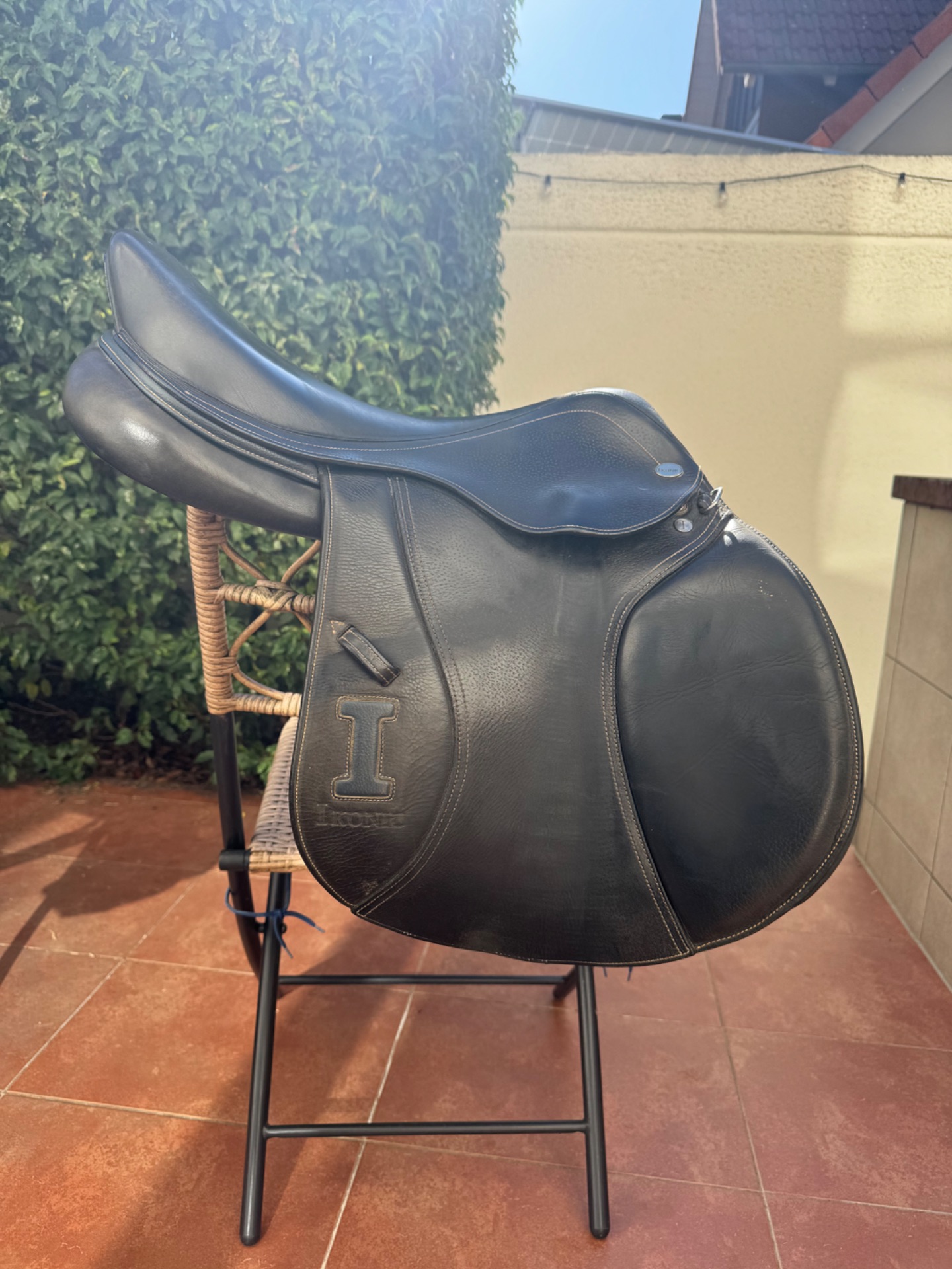 Ikonic Elite Classic Jumping Saddle (JEL01) – Bild 2 von 7