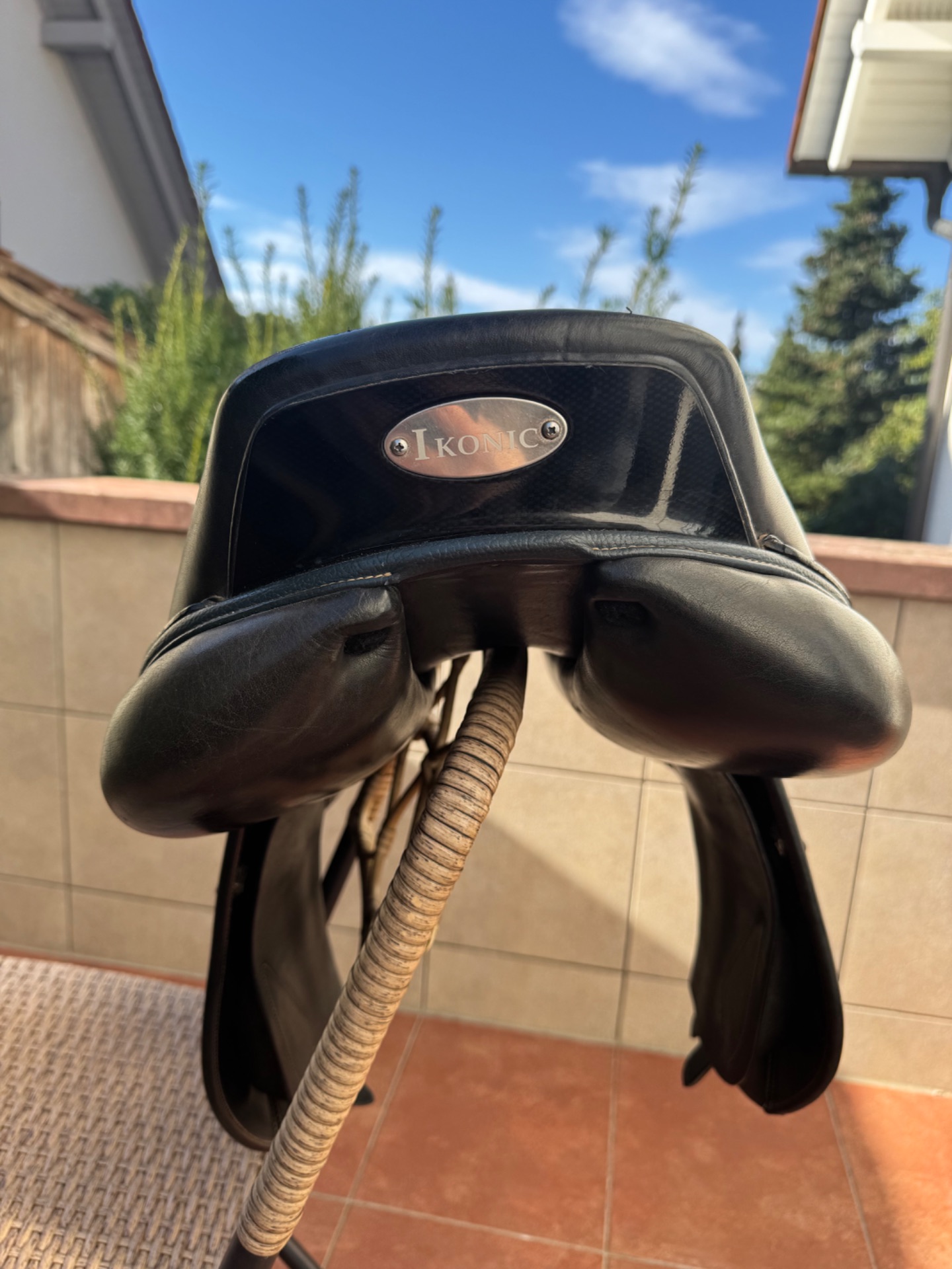 Ikonic Elite Classic Jumping Saddle (JEL01) – Bild 3 von 7